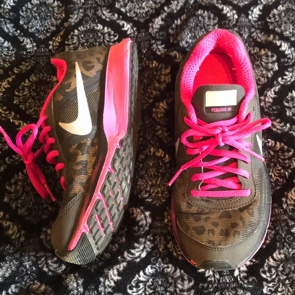 youth Nike PEGASUS 30s with h2o repel